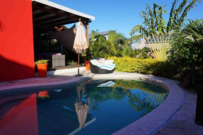Villa récente avec piscine à 3mn du lagon